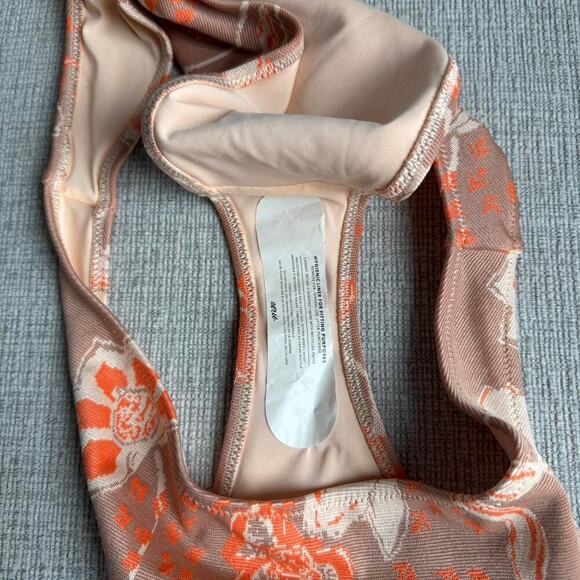 Cheeky orange and white floral - Picture 4 of 4